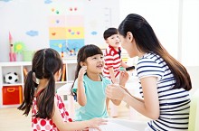 幼儿园还面临“一孩难求”，家长如何为孩子选择幼儿园？